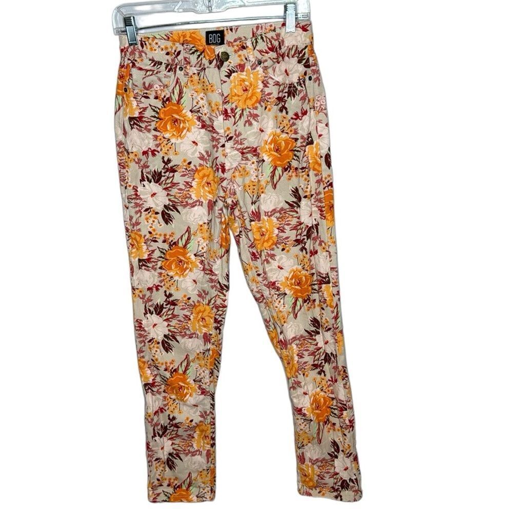 BDG Urban Outfitters High Waisted Floral Denim Mom Jeans. Size 26.
